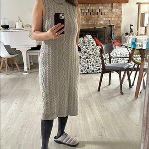 70% wool + 30% cashmere Ralph Lauren Gray Cable Knit Midi Dress